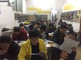 学员认真学习中